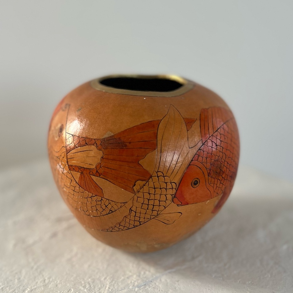GORGEOUS VINTAGE ONE OF A KIND HAND-PAINTED GOURD W/ ORANGE/GOLD KOI FISH DESIGN - Picture 10 of 10